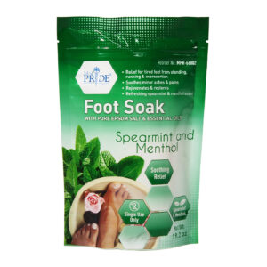 Speick Foot Soak with spearmint and menthol in green packaging.